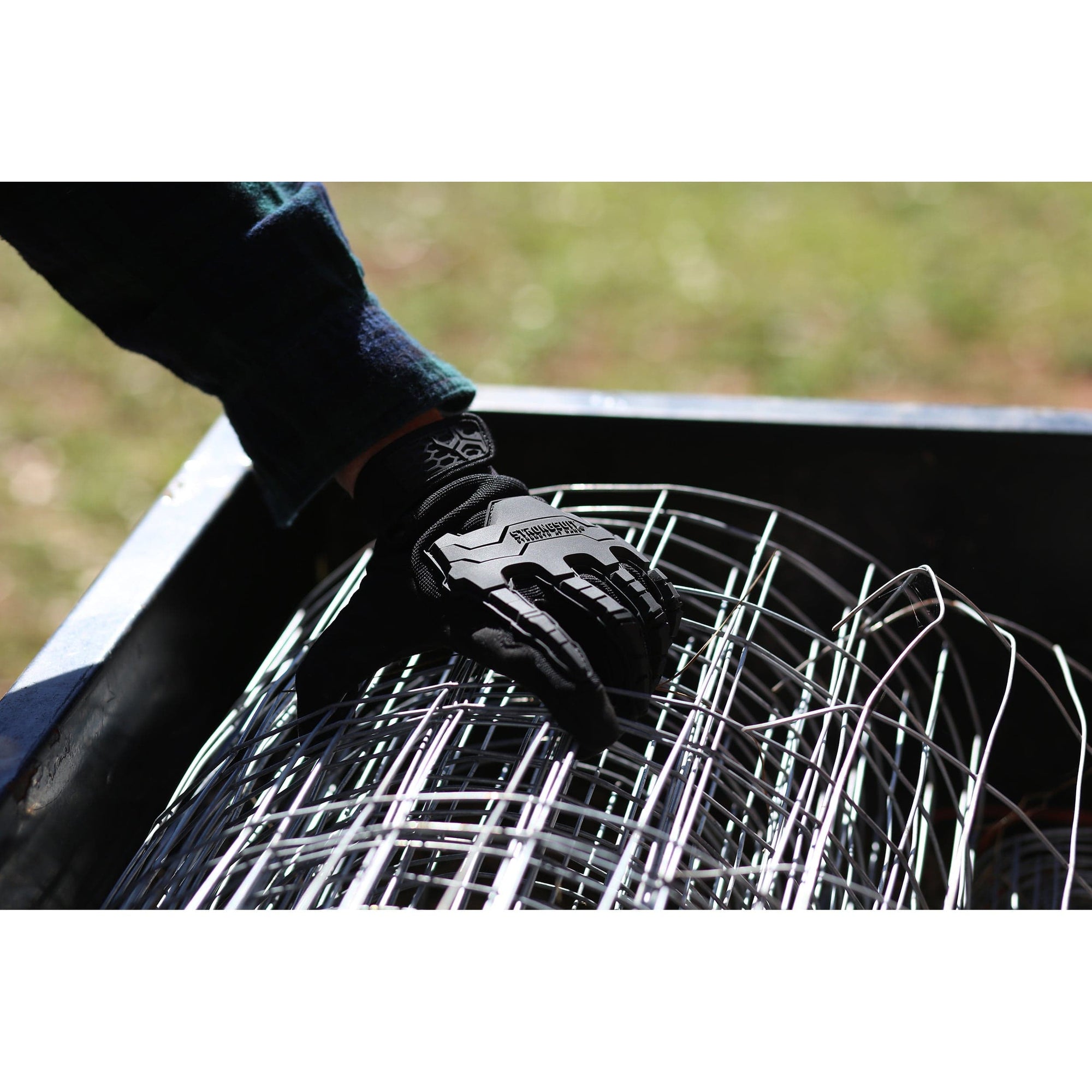 Brawny Plus Gloves, Black, Medium alt 0