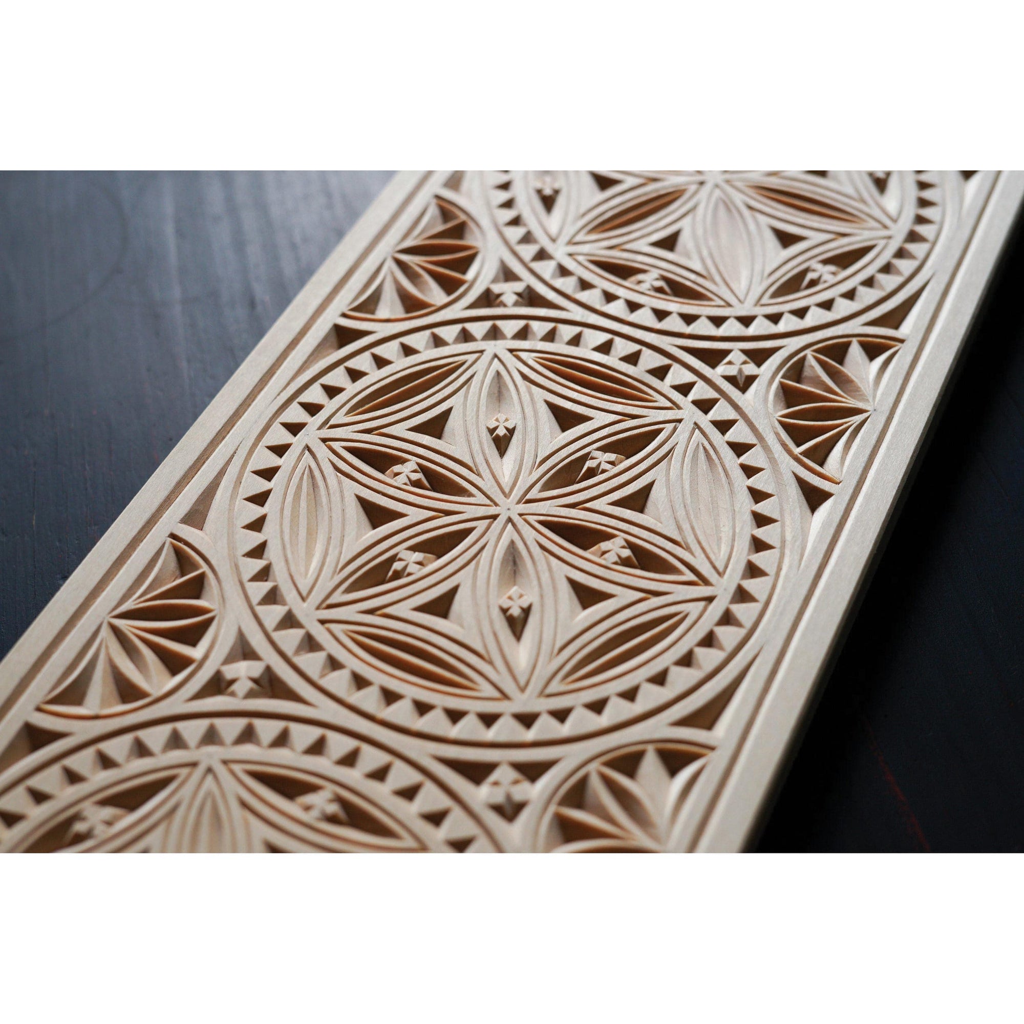 Chip Carving - Techniques for Carving Beautiful Patterns by Hand alt 0