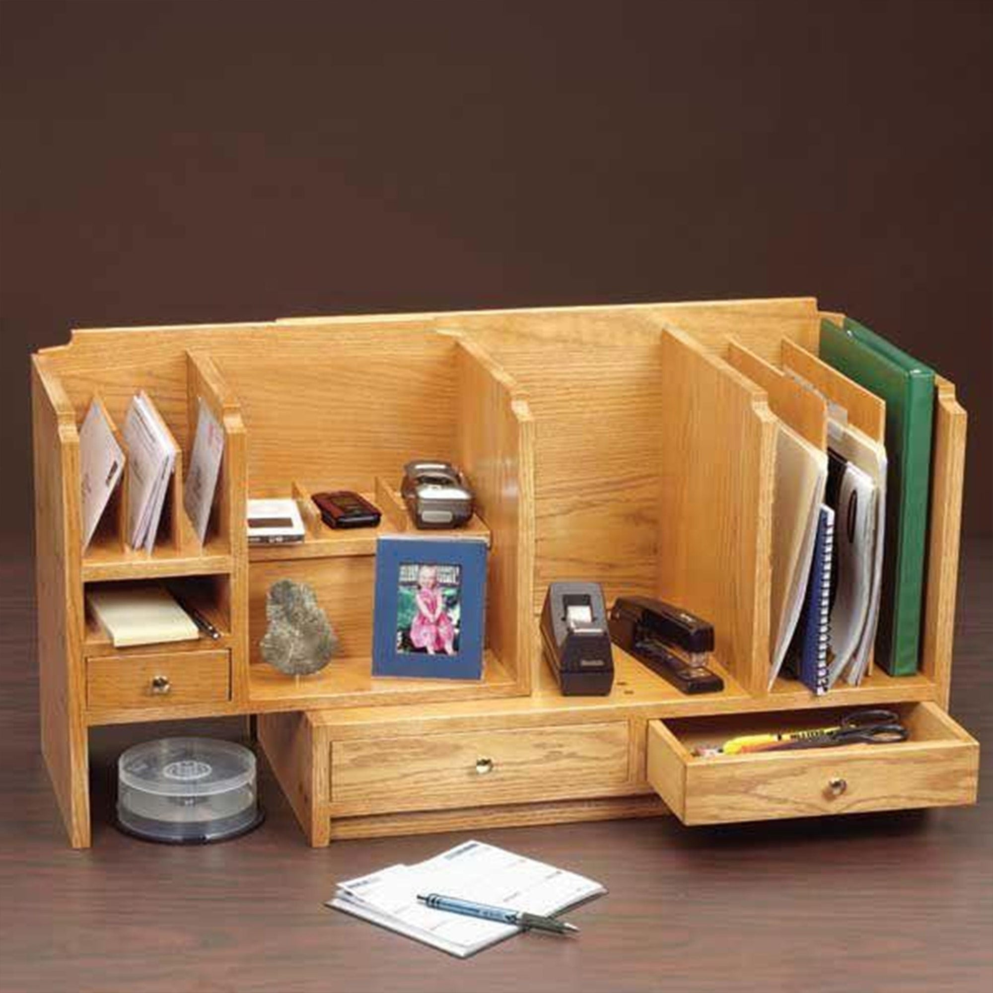 Woodworking Project Paper Plan to Build Fits-All Desktop Organizer alt 0