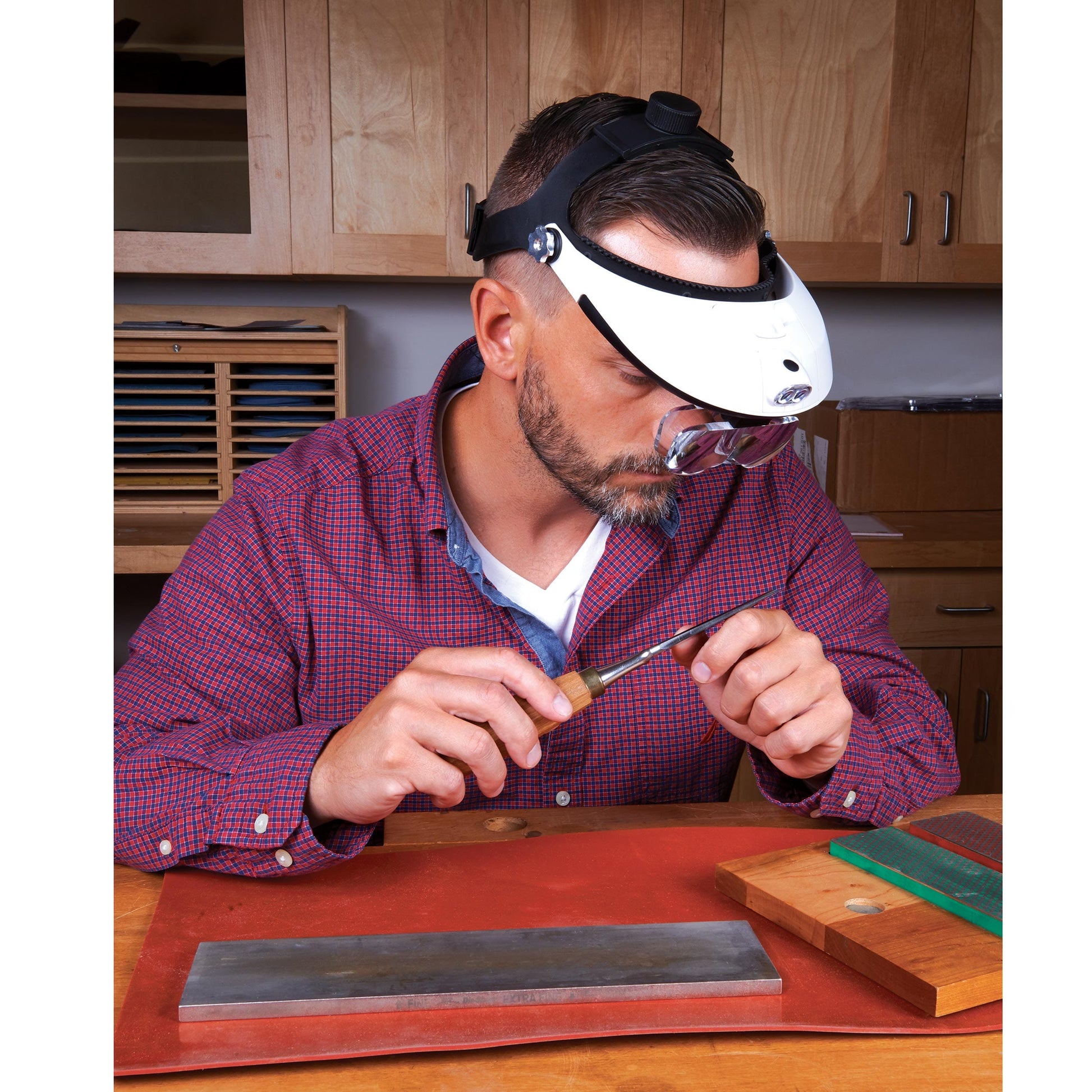 2-Way Headband Magnifier alt 0