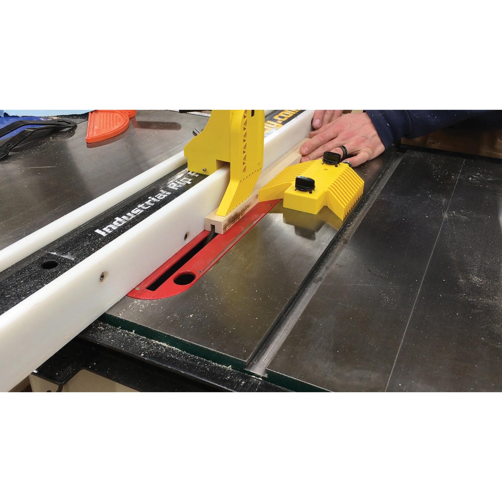 Vertical Magnetic Featherboard alt 0